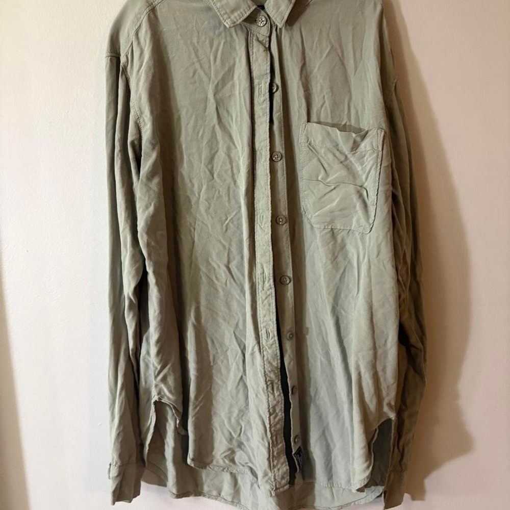 bercrombie & Fitch khaki button up shirt Size xs‎